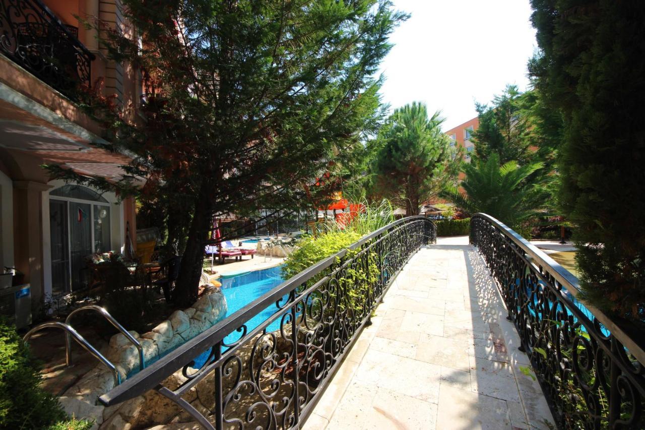 Menada Romance Marine Apartments ซันนีบีช ภายนอก รูปภาพ
