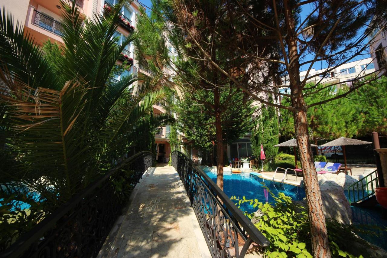 Menada Romance Marine Apartments ซันนีบีช ภายนอก รูปภาพ