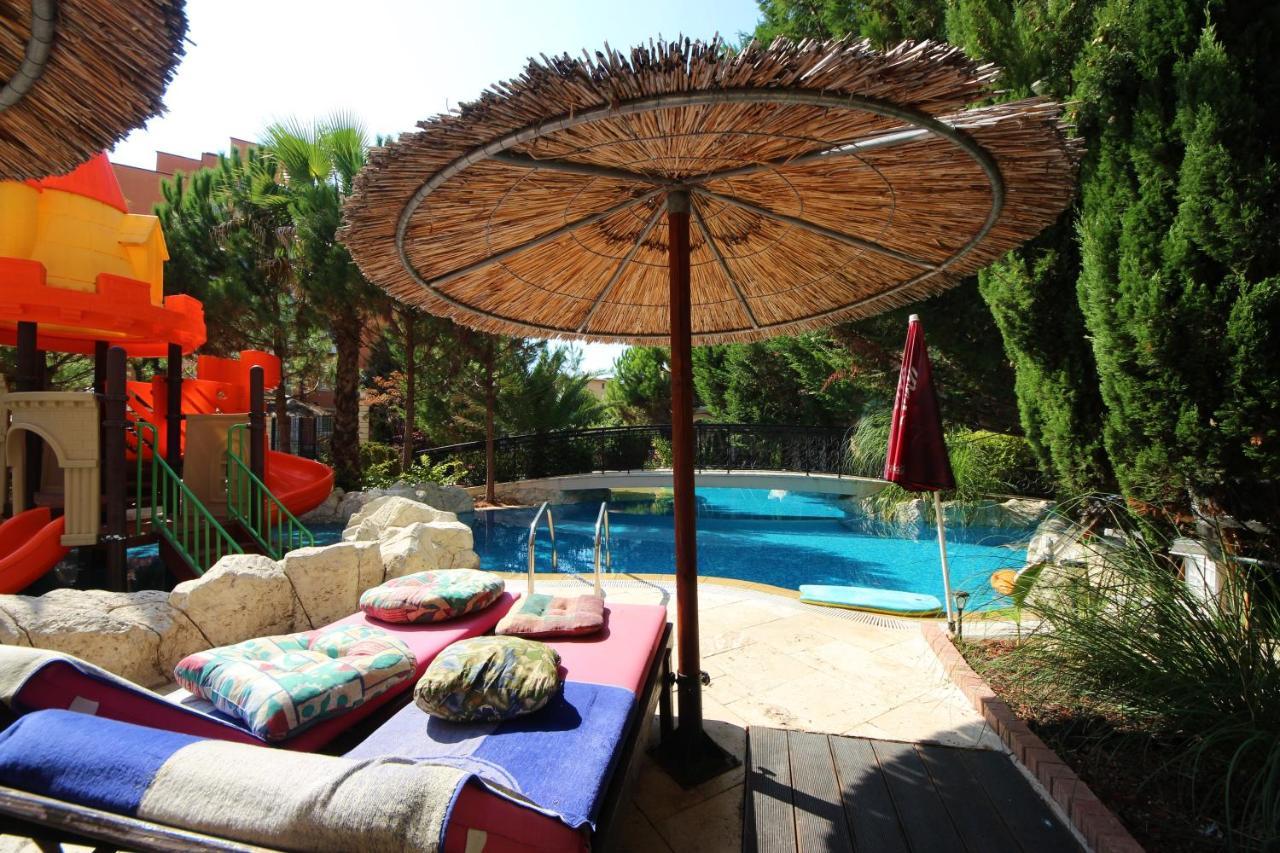 Menada Romance Marine Apartments ซันนีบีช ภายนอก รูปภาพ