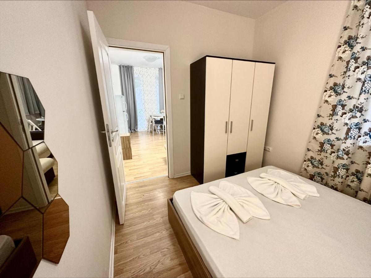 Menada Romance Marine Apartments ซันนีบีช ภายนอก รูปภาพ
