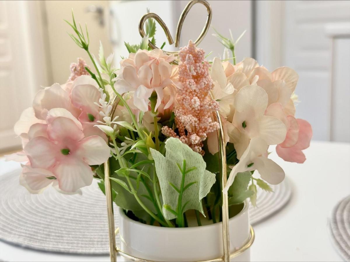 Menada Romance Marine Apartments ซันนีบีช ภายนอก รูปภาพ