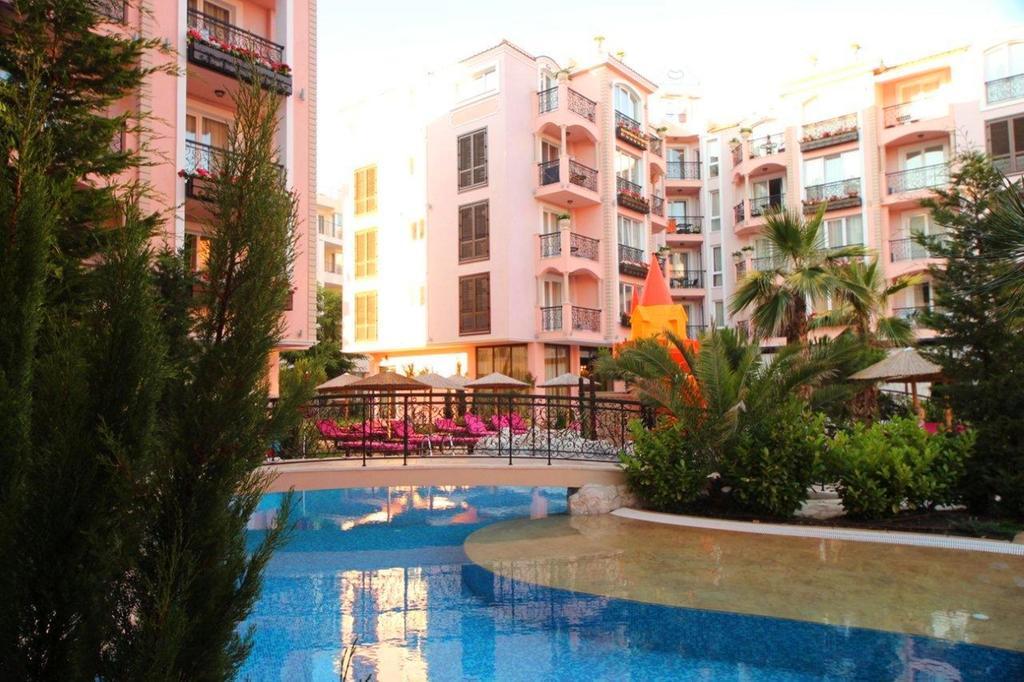 Menada Romance Marine Apartments ซันนีบีช ภายนอก รูปภาพ
